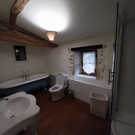 Domaine De La Vaure Hébergement de vacances Chillac